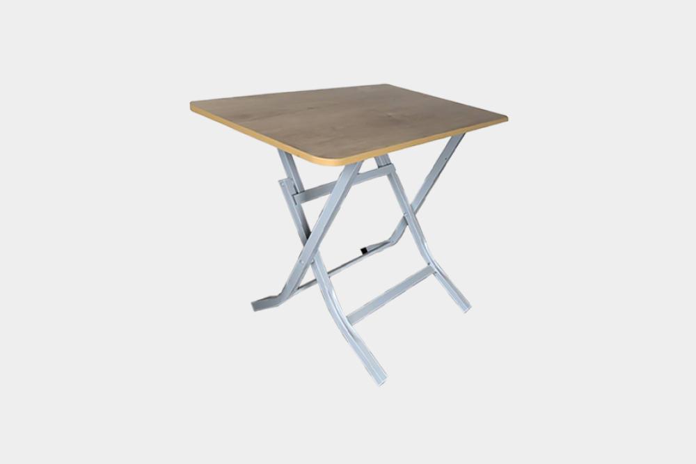 مێزی نەخشاندنی دار